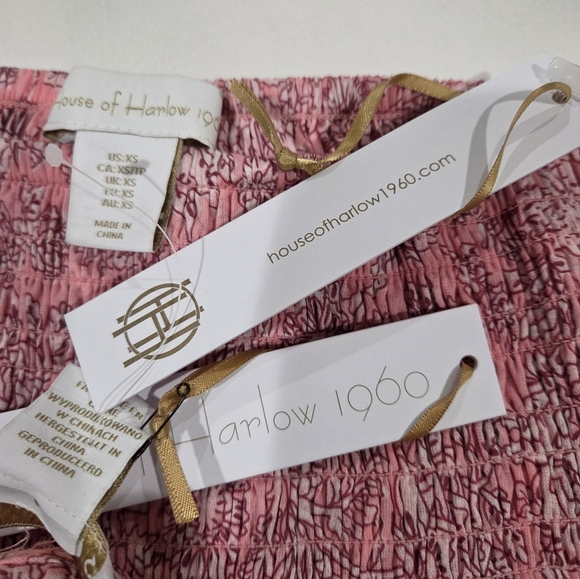 House of Harlow 1960 Pink Textured Fabric - Picture 8 of 11